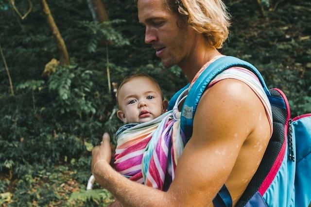 Babywearing 101 | Image Courtesy of Derek Owens via Unsplash