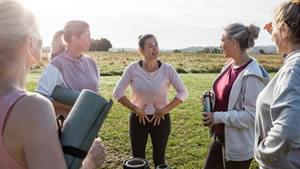 women discussing pelvic floor pre and post baby