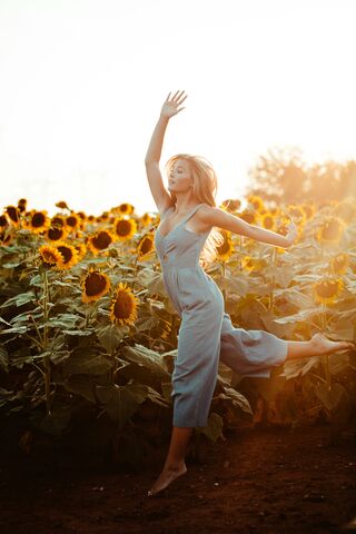 How Posture Affects Pelvic Floor Health: Key Insights for Women