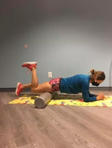 08 foam roll quads