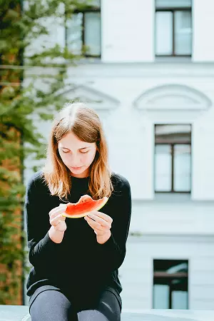 Eating Disorders and Pelvic Floor Dysfunction | Image Courtesy of Niklas Hamann via Unsplash