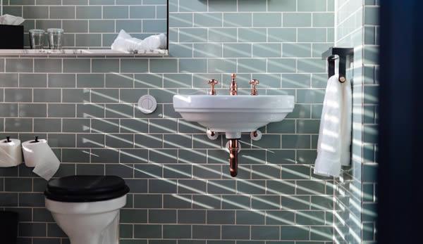 Well and Good | 7 Golden Rules for a Healthier Pee, According to Urologists